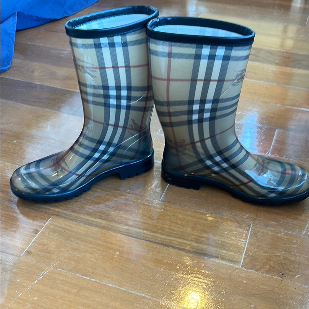 Burberry Plaid Winter & Rain Boots - Tan and Black - Picture 10 of 12